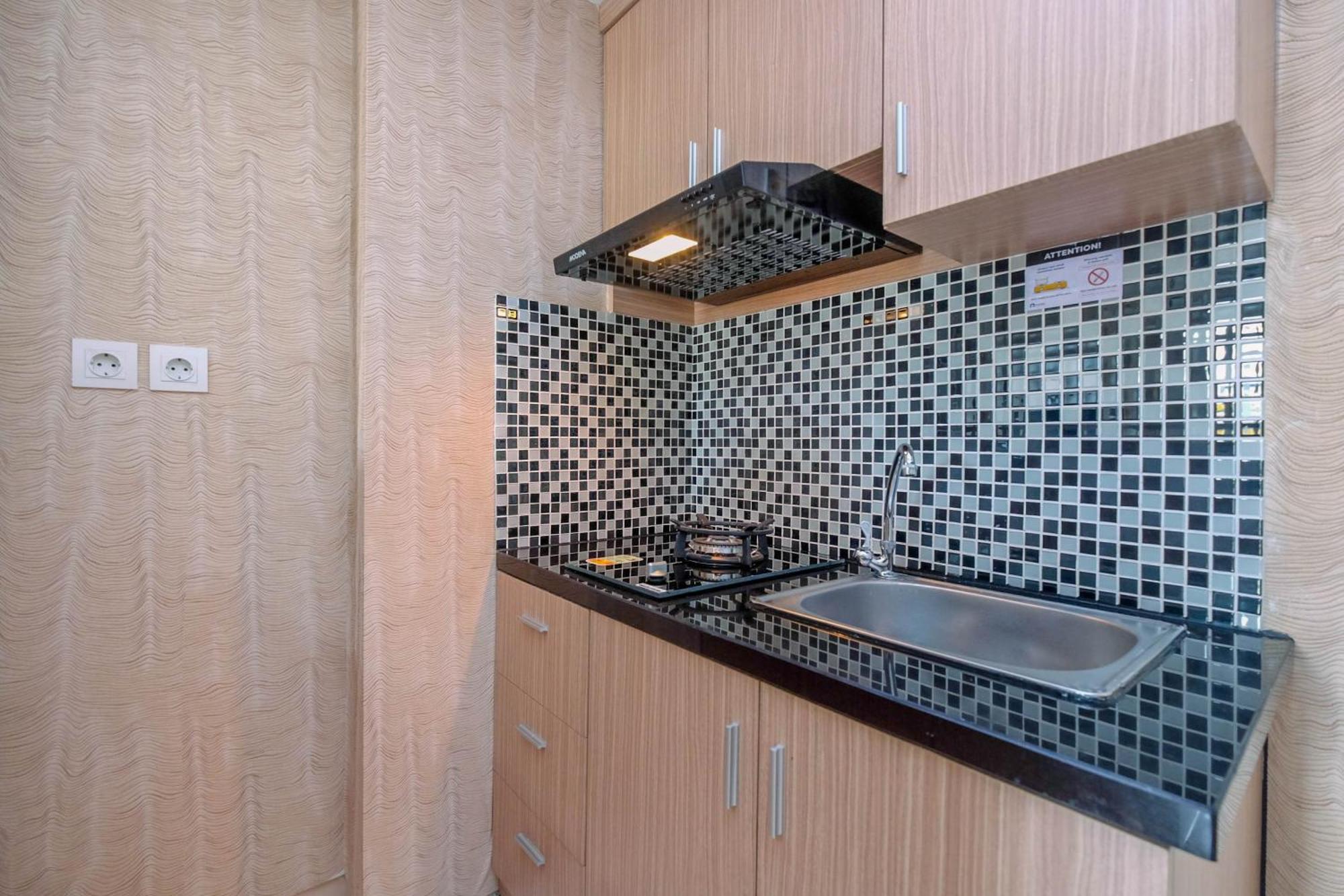 Comfortable And Lovely 2br At Springlake Summarecon By Travelio