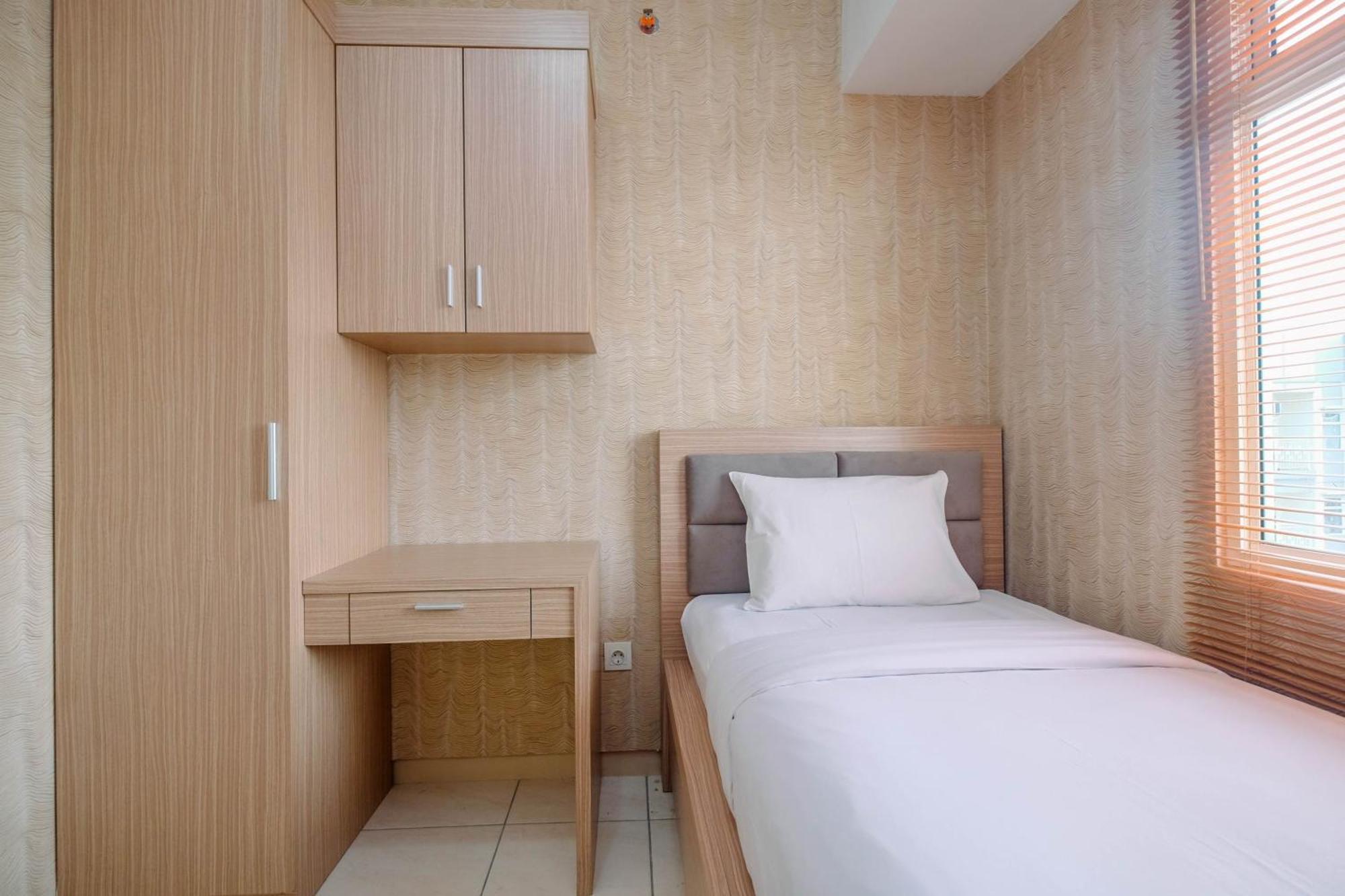 Apartemen Comfortable And Lovely 2br At Springlake Summarecon By Travelio